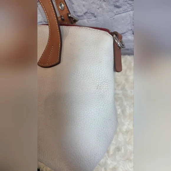 Dooney & Bourke Cream and Tan Shoulder Bag - Picture 4 of 15
